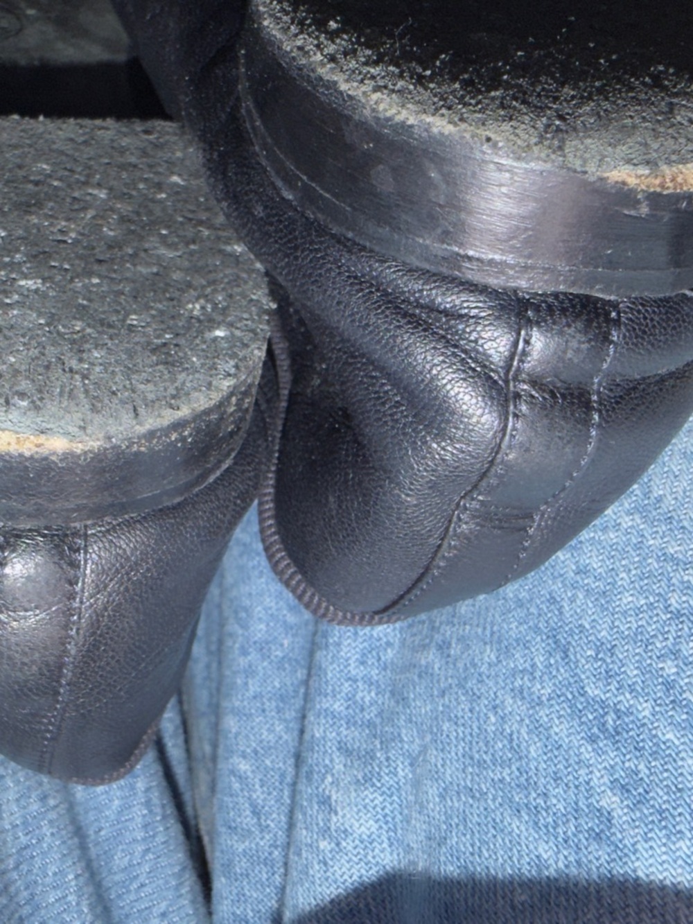 CHANEL Black Leather Ballerina
Flat with Patent Tow and Bow - Picture 14 of 16